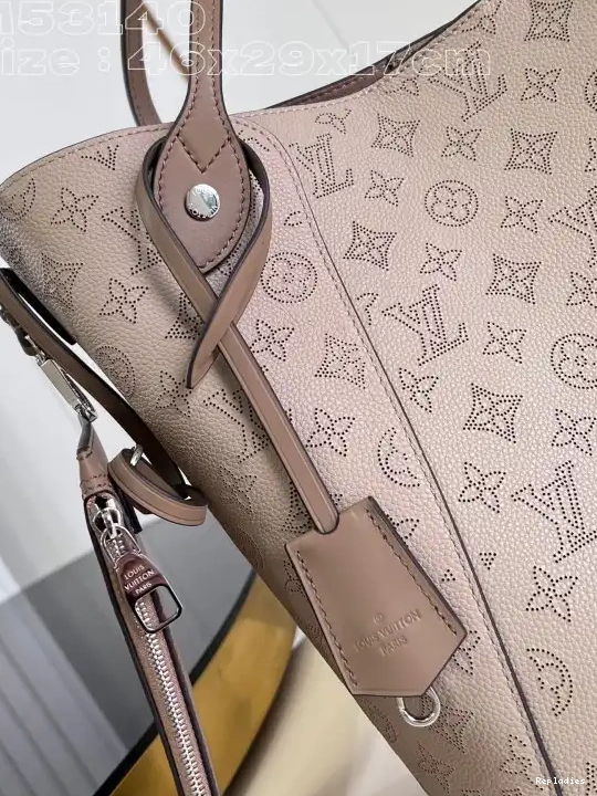 Cheap 17CM VUITTON x LOUIS HINA-46 29.5 x 0612